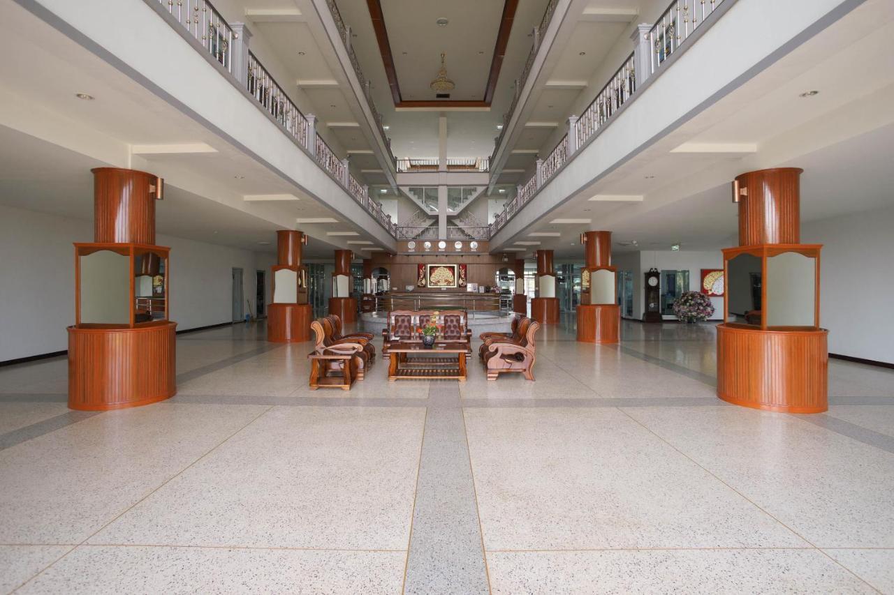 Oyo 75394 Sakthong Grand Hotel تشيانغ كونغ المظهر الخارجي الصورة