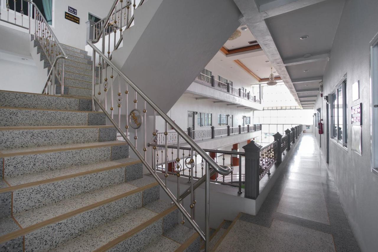 Oyo 75394 Sakthong Grand Hotel تشيانغ كونغ المظهر الخارجي الصورة