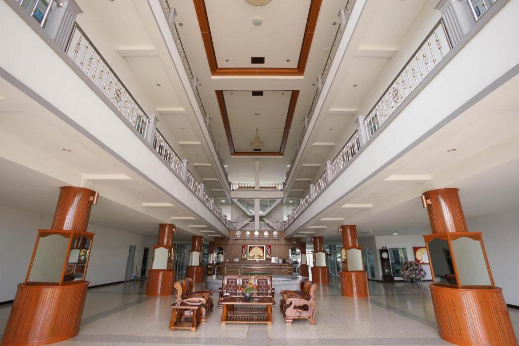 Oyo 75394 Sakthong Grand Hotel تشيانغ كونغ المظهر الخارجي الصورة