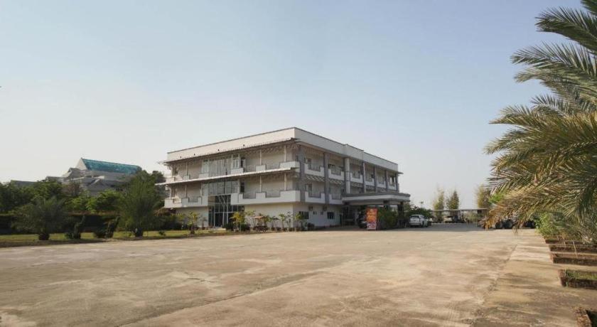Oyo 75394 Sakthong Grand Hotel تشيانغ كونغ المظهر الخارجي الصورة