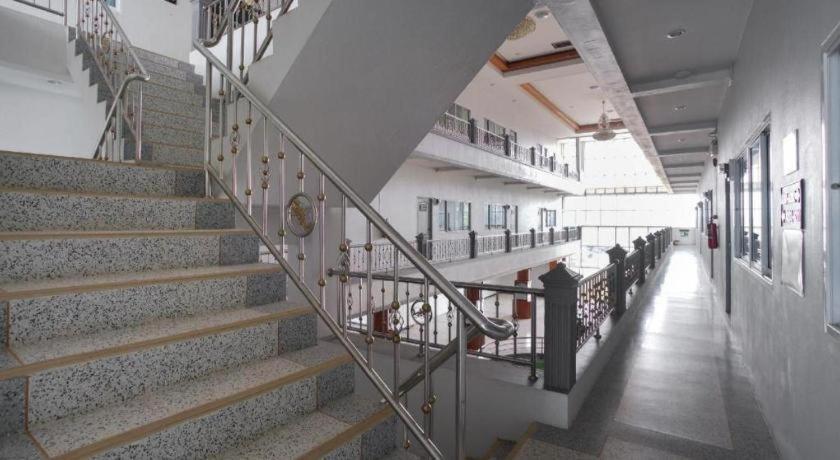 Oyo 75394 Sakthong Grand Hotel تشيانغ كونغ المظهر الخارجي الصورة