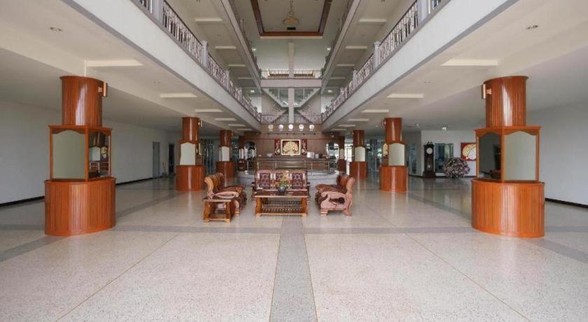 Oyo 75394 Sakthong Grand Hotel تشيانغ كونغ المظهر الخارجي الصورة