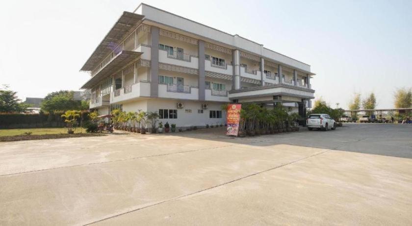 Oyo 75394 Sakthong Grand Hotel تشيانغ كونغ المظهر الخارجي الصورة