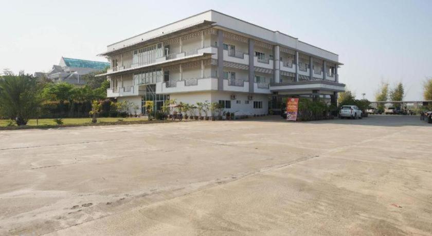 Oyo 75394 Sakthong Grand Hotel تشيانغ كونغ المظهر الخارجي الصورة